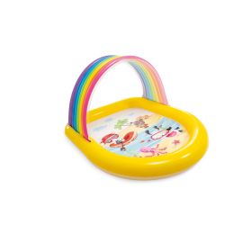 Regenboog zwembad met watersproeiers